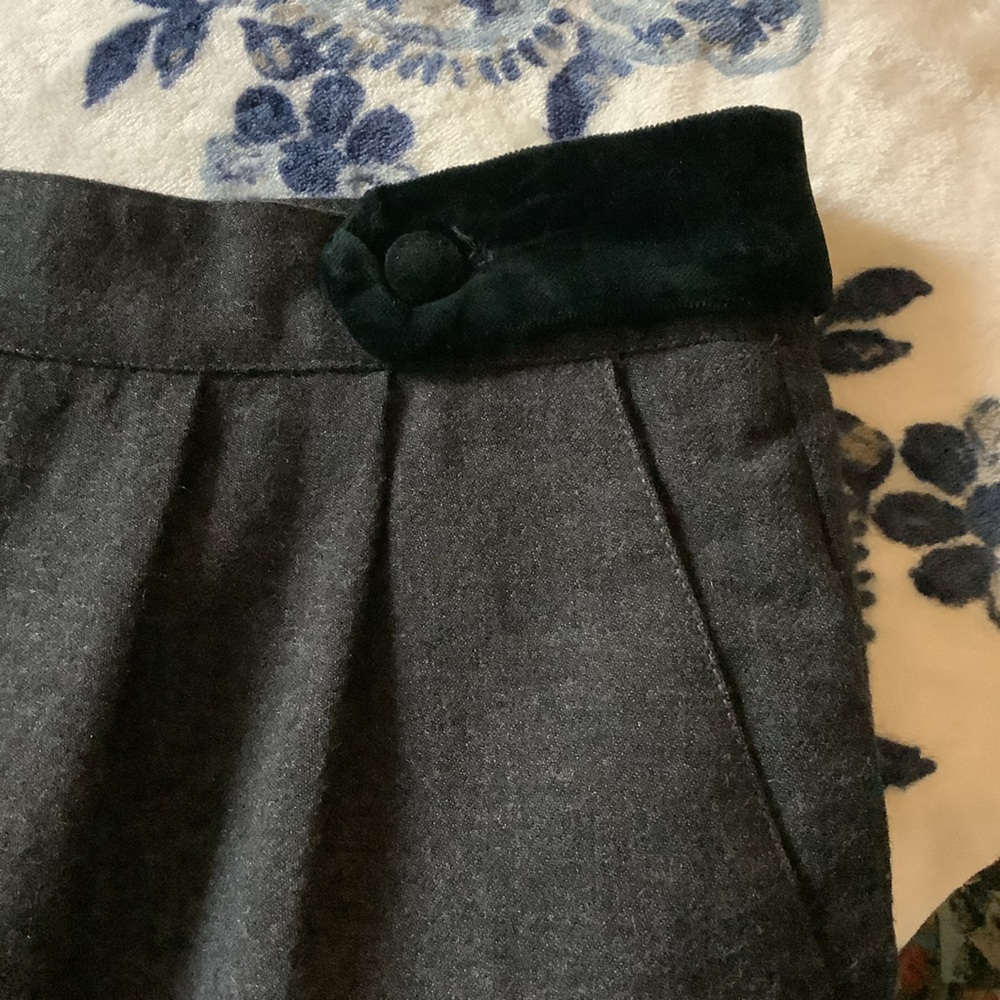 VTG 80s 100% Wool Charcoal Pencil Skirt Velvet Waist Tabs Made in 🇨🇦 Size 14 - Picture 10 of 13